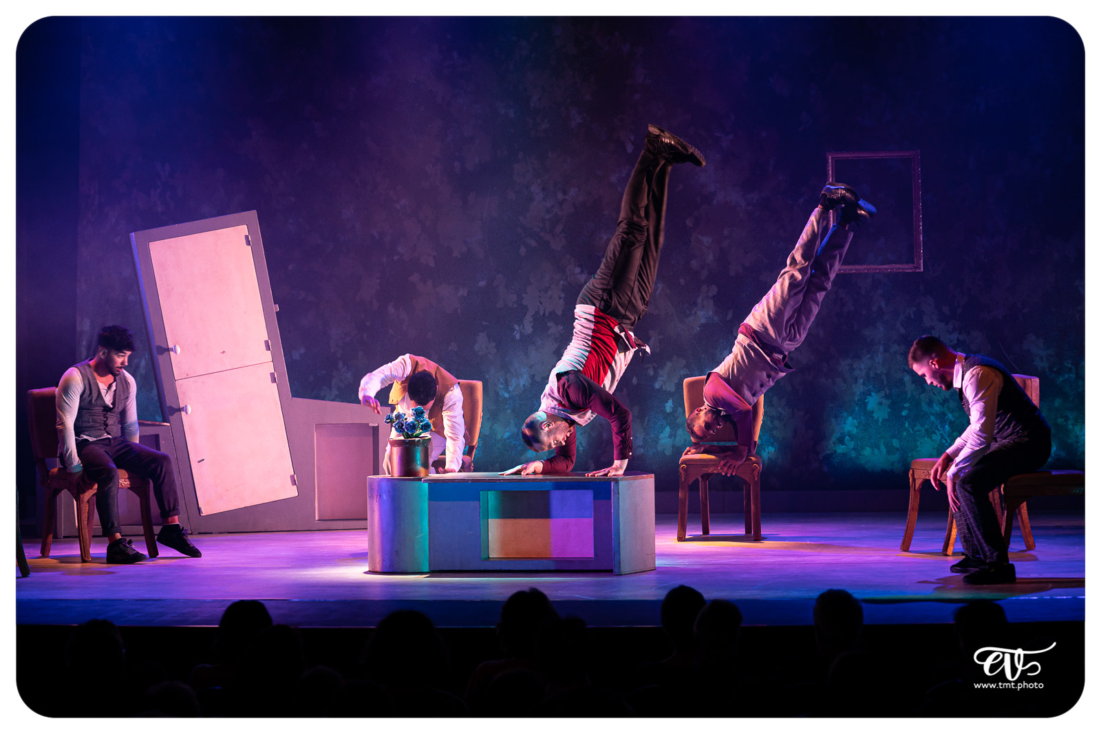 SUR LE FIL (CIE PYRAMID)